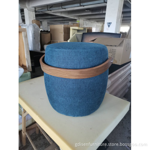 Carry-On Pouf in Round Shape